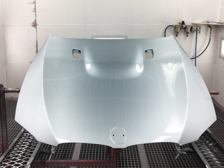 Atelier de carrosserie, intérieur, sans personnage